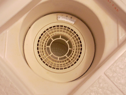 �N���[�j���O��